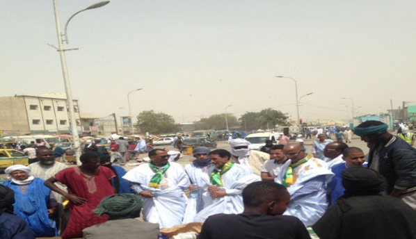 Amendements constitutionnels : les dirigeants du FNDU font campagne dans les marchés de Nouakchott pour leur rejet Amendements constitutionnels : les dirigeants du FNDU font campagne dans les marchés de Nouakchott pour leur rejet