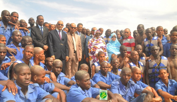 Une délégation ministérielle s'enquiert sur la formation d'une nouvelle promotion de pêcheurs artisanaux à Belouakh Une délégation ministérielle s'enquiert sur la formation d'une nouvelle promotion de pêcheurs artisanaux à Belouakh