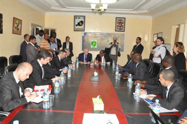 Le ministre des affaires étrangères et son homologue français rendent visite au secrétariat permanent du G-5 Sahel Le ministre des affaires étrangères et son homologue français rendent visite au secrétariat permanent du G-5 Sahel