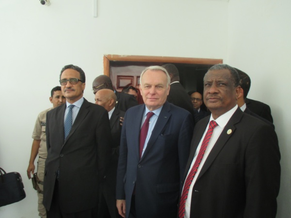 Mauritanie : les crises libyenne et malienne au centre des entretiens Ayrault-Ould Abdel Aziz Mauritanie : les crises libyenne et malienne au centre des entretiens Ayrault-Ould Abdel Aziz