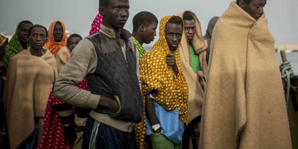 En Libye, on vend des migrants africains sur des « marchés aux esclaves » En Libye, on vend des migrants africains sur des « marchés aux esclaves »