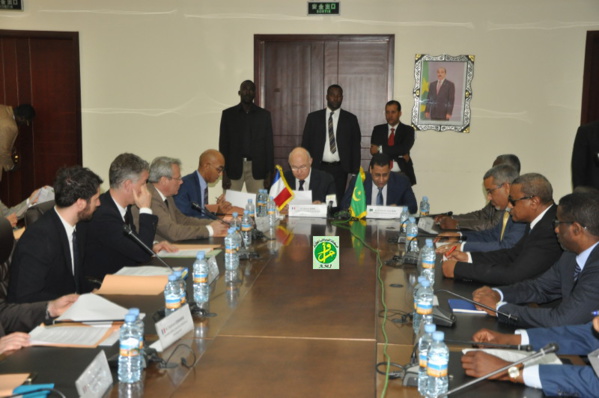 Signature d'une Convention de financement du projet d’appui à la démocratie et à la cohésion sociale Signature d'une Convention de financement du projet d’appui à la démocratie et à la cohésion sociale