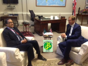 Londres : Le ministre des affaires étrangères s’entretient avec le Ministre britannique chargé des Affaires du Moyen-Orient et de l’Afrique du Nord Londres : Le ministre des affaires étrangères s’entretient avec le Ministre britannique chargé des Affaires du Moyen-Orient et de l’Afrique du Nord