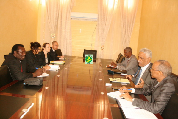 Le ministre de la justice tient une réunion de travail avec la rapporteuse spéciale des Nations unies sur les formes contemporaines d’esclavage Le ministre de la justice tient une réunion de travail avec la rapporteuse spéciale des Nations unies sur les formes contemporaines d’esclavage