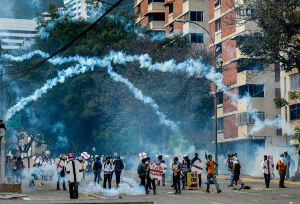 Violents heurts au Venezuela, des milliers d'anti-Maduro dans la rue Violents heurts au Venezuela, des milliers d'anti-Maduro dans la rue