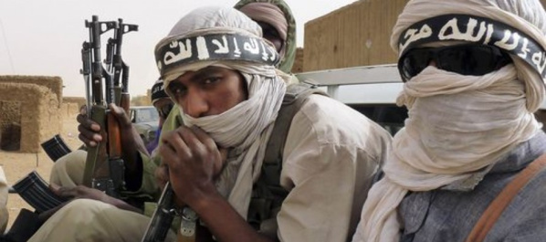 Ansar Eddine revendique l’attentat contre l’aéroport de Tombouctou Ansar Eddine revendique l’attentat contre l’aéroport de Tombouctou