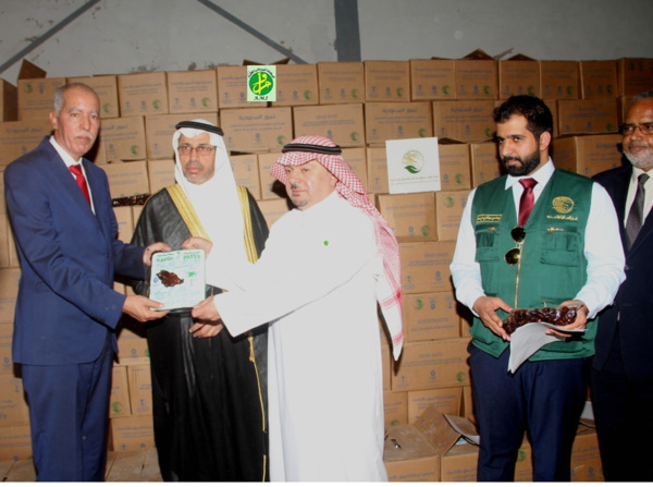 Le CSA reçoit un don de 100 tonnes de dattes du Centre Selman des Actions humanitaires et de Secours Le CSA reçoit un don de 100 tonnes de dattes du Centre Selman des Actions humanitaires et de Secours