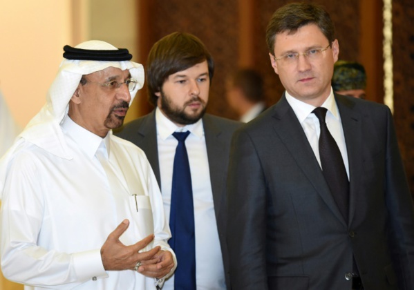 Pétrole: Moscou et Ryad veulent réduire l'offre de pétrole jusqu'en mars 2018 Pétrole: Moscou et Ryad veulent réduire l'offre de pétrole jusqu'en mars 2018