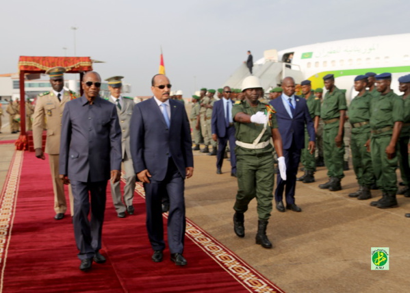 Le Président de la République arrive à Conakry Le Président de la République arrive à Conakry