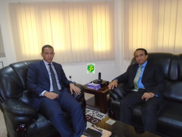 Le ministre du pétrole, de l’énergie et des mines reçoit l’ambassadeur du Pakistan Le ministre du pétrole, de l’énergie et des mines reçoit l’ambassadeur du Pakistan