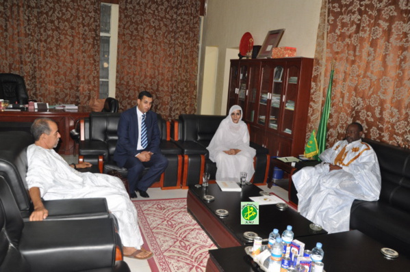 Le président de l’assemblée nationale reçoit la vice-présidente du parlement africain Le président de l’assemblée nationale reçoit la vice-présidente du parlement africain