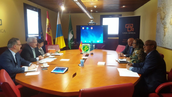 La Ministre Déléguée s'entretient à Las Palmas avec le Secrétaire d'État Espagnol aux Affaires étrangères La Ministre Déléguée s'entretient à Las Palmas avec le Secrétaire d'État Espagnol aux Affaires étrangères