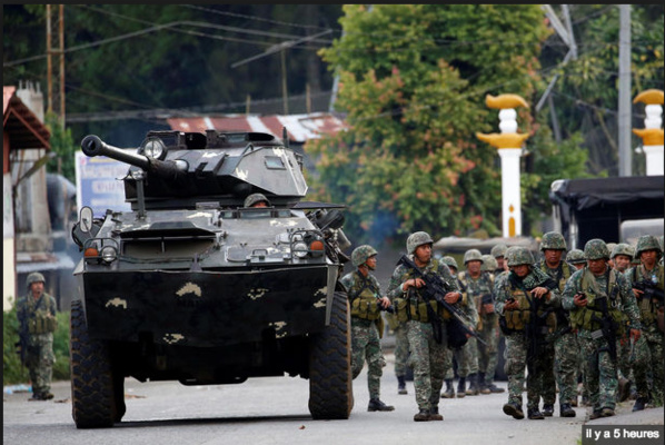 Philippines: 2.000 civils piégés par les combats avec les islamistes Philippines: 2.000 civils piégés par les combats avec les islamistes
