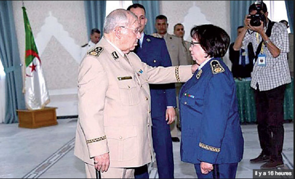 Boudouani Fatma, première femme Général-Major chez l'armée algérienne Boudouani Fatma, première femme Général-Major chez l'armée algérienne