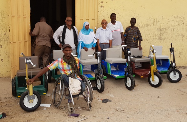 Le marathon International de Nouadhibou remet 6 fauteuils roulants tout neuf au bureau Handisport de la Mauritanie