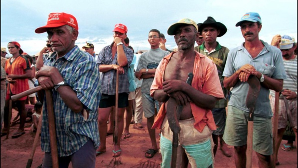 Brésil: des paysans occupent des propriétés de personnalités Brésil: des paysans occupent des propriétés de personnalités