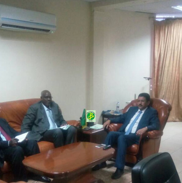 Le ministre de l'Equipement et des Transports reçoit l'ambassadeur du Mali Le ministre de l'Equipement et des Transports reçoit l'ambassadeur du Mali