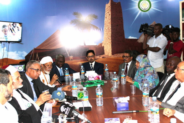 Le ministre de la culture inaugure le siège du Conseil linguistique arabe en Mauritanie et son premier symposium Le ministre de la culture inaugure le siège du Conseil linguistique arabe en Mauritanie et son premier symposium
