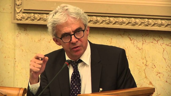 Monsieur Bourdon vous bourdonnez ! Monsieur Bourdon vous bourdonnez !