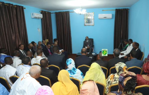 Le Président de la République se réunit avec des acteurs politiques et des citoyens de Dar Naîm Le Président de la République se réunit avec des acteurs politiques et des citoyens de Dar Naîm