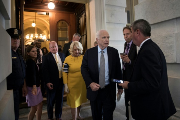 Le torchon brûle entre Donald Trump et John McCain Le torchon brûle entre Donald Trump et John McCain