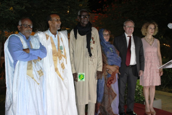 L'ambassadeur de France honore 4 personnalités mauritaniennes