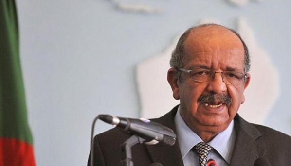 Restriction au niveau des points de passage aux frontières : le chef de la diplomatie algérienne s’explique