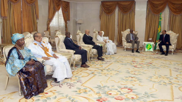 Le Président de la République reçoit le rapport de la CENI sur les dernières élections Le Président de la République reçoit le rapport de la CENI sur les dernières élections