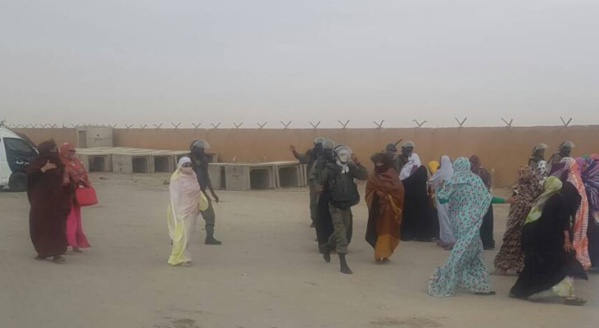 Une manifestation de femmes réclamant la tête de mkheitir dispersée par la police Une manifestation de femmes réclamant la tête de mkheitir dispersée par la police