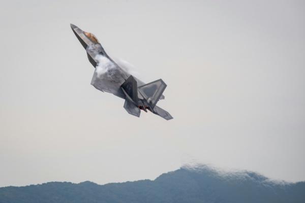 Un pilote dessine un pénis dans le ciel, l'armée américaine s'excuse Un pilote dessine un pénis dans le ciel, l'armée américaine s'excuse