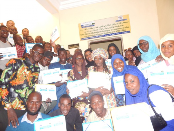 L’association Main dans la Main démarre son centre d’écoute et multimédia pour les jeunes (CEMJ) L’association Main dans la Main démarre son centre d’écoute et multimédia pour les jeunes (CEMJ)