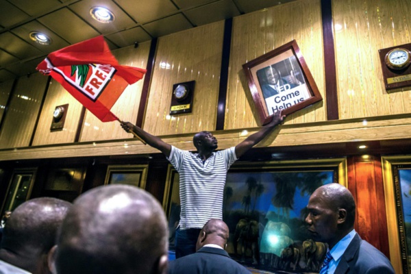 Mugabe parti, le Zimbabwe entre dans une nouvelle ère Mugabe parti, le Zimbabwe entre dans une nouvelle ère