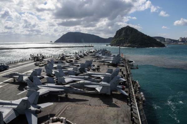 Philippines: un avion militaire américain s'abîme en mer avec 11 personnes à bord