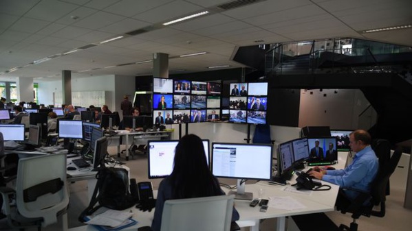 La comptable du ministère des finances rappelle à l'ordre financier la directrice La comptable du ministère des finances rappelle à l'ordre financier la directrice