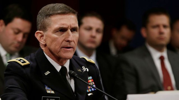 Flynn, ancien conseiller de Trump, inculpé dans l'affaire russe Flynn, ancien conseiller de Trump, inculpé dans l'affaire russe
