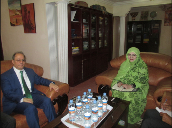 La ministre des affaires sociales reçoit l'ambassadeur turc
