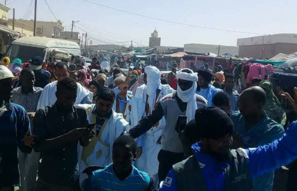 Des dirigeants de l’opposition au contact des citoyens dans les marchés Des dirigeants de l’opposition au contact des citoyens dans les marchés