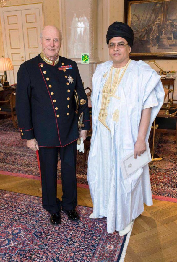 Notre Ambassadeur à Oslo présente ses lettres de créance au Roi de Norvège