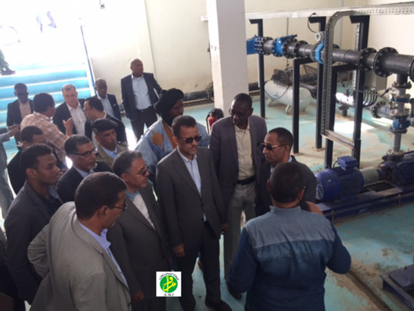 Le ministre de l’Hydraulique et de l’Assainissement s’informe sur l’avancement des travaux au niveau du projet Aftout-Chergui Le ministre de l’Hydraulique et de l’Assainissement s’informe sur l’avancement des travaux au niveau du projet Aftout-Chergui