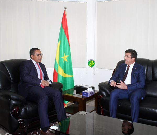 Le ministre du pétrole s’entretient avec le ministre turc de l'économie sur les voies et moyens de renforcer la coopération entre les deux pays Le ministre du pétrole s’entretient avec le ministre turc de l'économie sur les voies et moyens de renforcer la coopération entre les deux pays