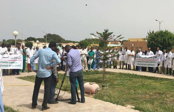 Les médecins spécialistes menacent d’aller en grève Les médecins spécialistes menacent d’aller en grève