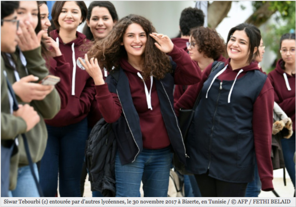 En Tunisie, des "enfants de la révolution" contre la discrimination au lycée En Tunisie, des "enfants de la révolution" contre la discrimination au lycée