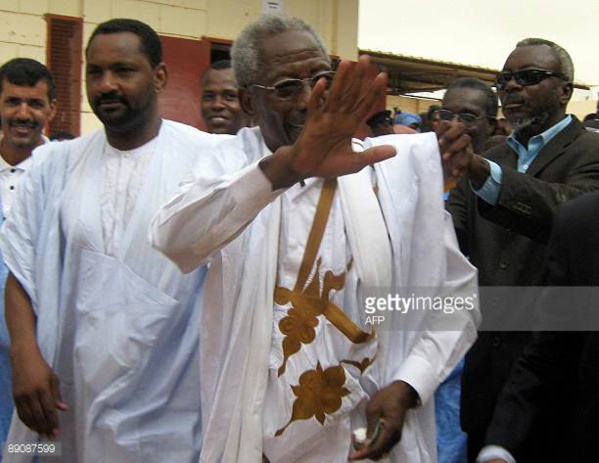 Vie politique nationale Le réveil du Lion Vie politique nationale Le réveil du Lion