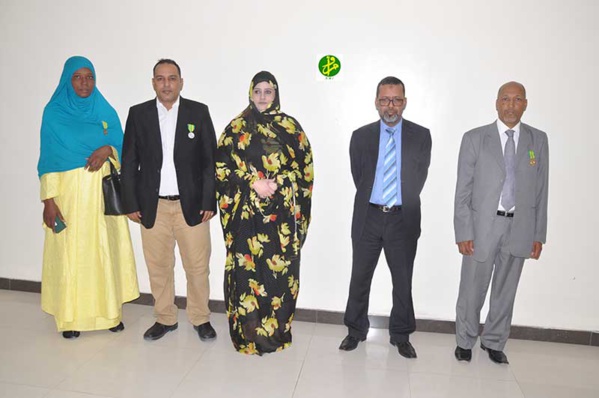 La ministre secrétaire général du gouvernement décore des fonctionnaires du département La ministre secrétaire général du gouvernement décore des fonctionnaires du département