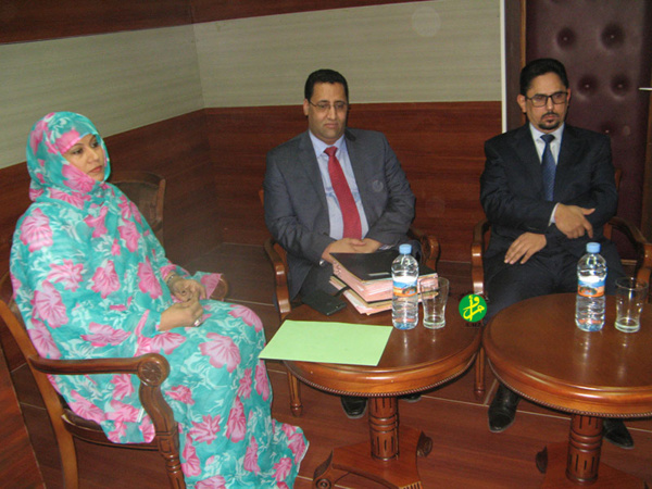 Les ministres de la culture ; de l’économie et du commerce commentent les résultats du conseil des ministres Les ministres de la culture ; de l’économie et du commerce commentent les résultats du conseil des ministres