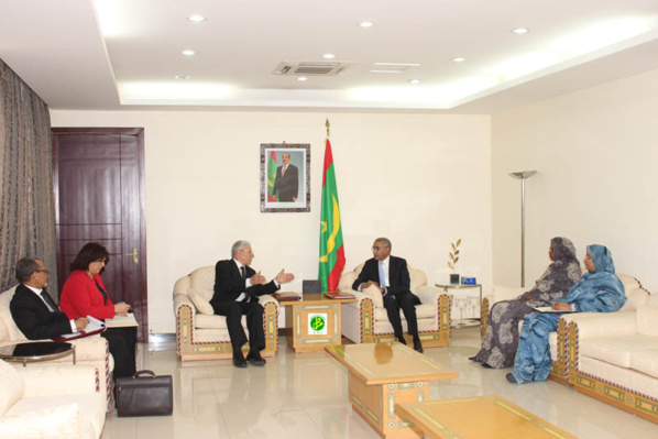 Le Premier ministre reçoit le Secrétaire général de l’UMA Le Premier ministre reçoit le Secrétaire général de l’UMA