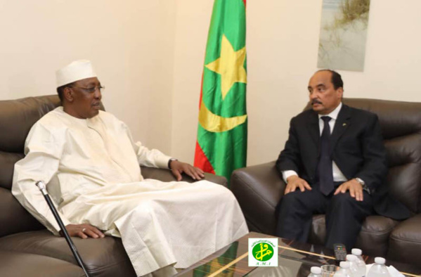 Le Président de la République effectue des entretiens avec son homologue tchadien Le Président de la République effectue des entretiens avec son homologue tchadien