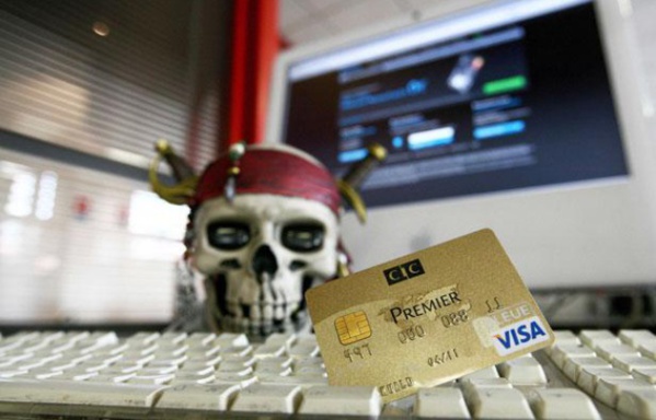 Cartes bancaires piratées: un réseau international démantelé