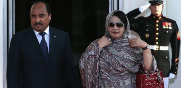 Drôle de diplomatie : Macky Sall repart avec la femme d'Aziz Drôle de diplomatie : Macky Sall repart avec la femme d'Aziz