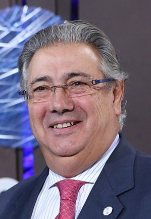 Le ministre espagnol de l’intérieur entame une visite de travail en Mauritanie Le ministre espagnol de l’intérieur entame une visite de travail en Mauritanie